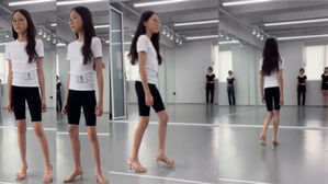 [SBS Star] VIDEO: "Wow, She Really Takes After Her Mom!" Choo Sa Rang Walks like a Real Model