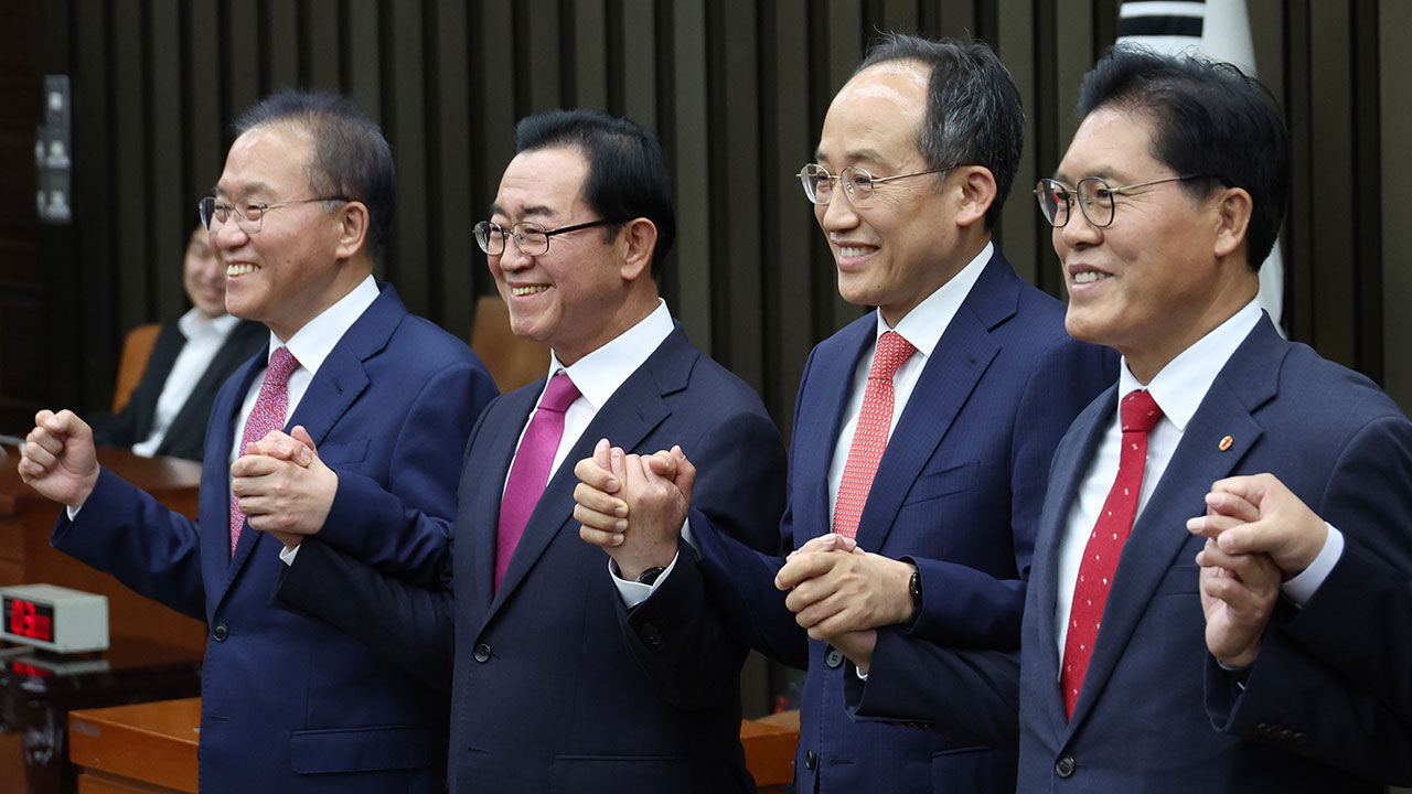 윤재옥 원내대표(왼쪽부터)와 이종배, 추경호, 송석준 후보