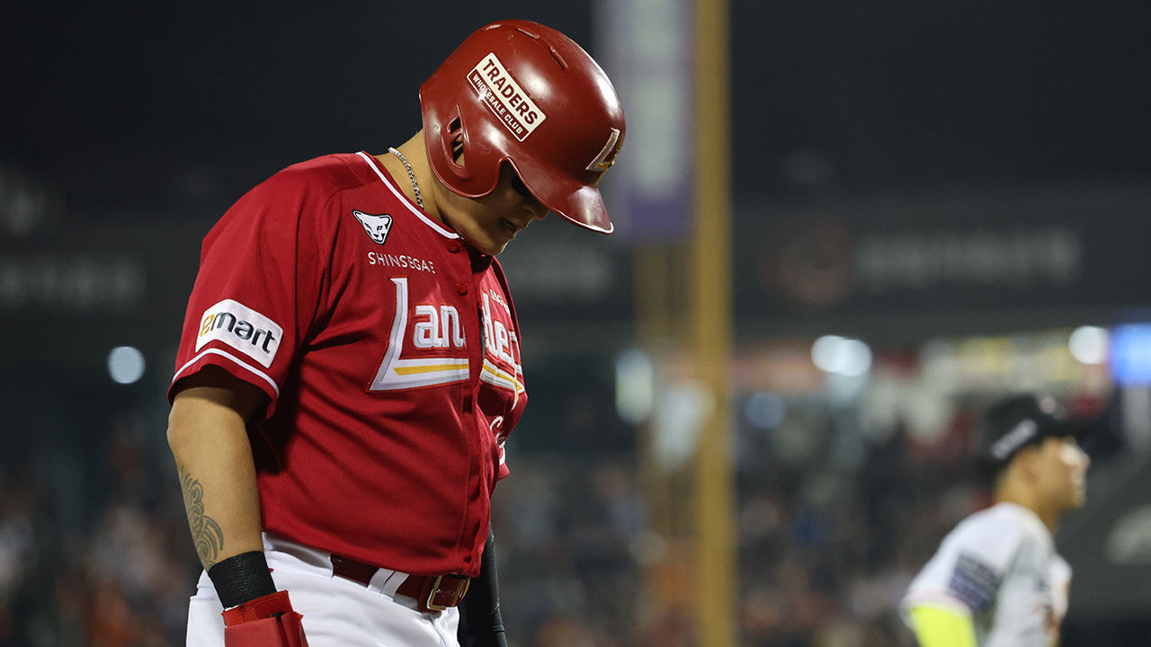 SSG 추신수, 오른쪽 어깨 회전근개 손상…4주 뒤 재검진