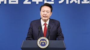 윤 대통령 "아내 현명하지 못한 처신으로 국민께 걱정드려 사과"