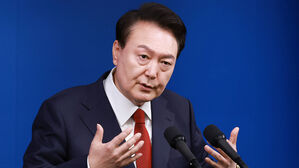 윤 대통령 "우크라에 인도적 지원&hellip;살상 무기는 어디에도 지원 안 해"