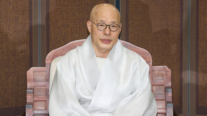 "뉴진스님, 청년에 다가서는 첨병&hellip;연등회, 삼바 축제 못지않게"