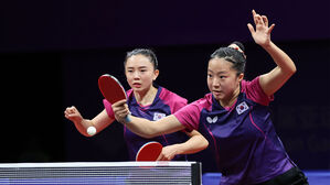 전지희-신유빈, 김나영-미유 조 꺾고 WTT 사우디 스매시 준결승행