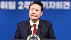 윤 대통령 "아내 현명치 못한 처신 사과&hellip;특검, 정치 공세"