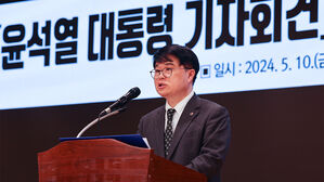 임현택 의협 회장 "양쪽 요구 철회&middot;백지상태 논의&hellip;대통령 결단 내려달라"