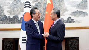한중 외교 "한중일 정상 회의 성공 협력"&hellip;조태열, 강제북송 우려