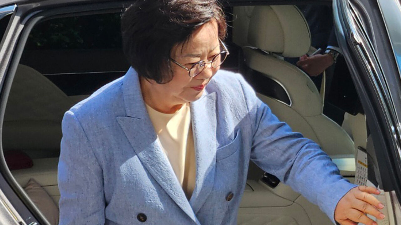 한미사이언스 이사회 참석하는 송영숙 한미약품그룹 회장