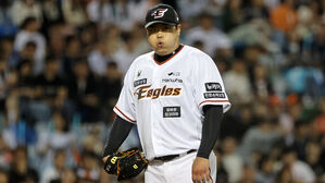 한화 류현진, 왼쪽 팔꿈치 불편감 호소&hellip;김규연과 교체