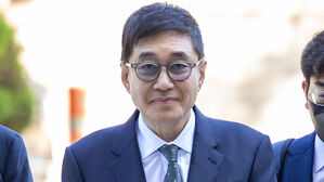 '김치&middot;와인 강매' 태광 이호진&hellip;파기환송심 "제재 정당"