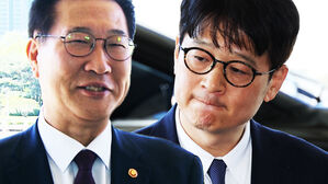 [영상] '검찰 대규모 인사 대통령실 개입설'에 "장관 무시하나?"&hellip;신임 중앙지검장에 '친윤 검사냐' 묻자