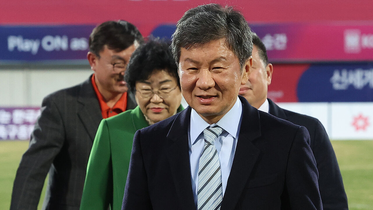 지난달 5일 여자 축구대표팀 평가전 찾은 정몽규 회장
