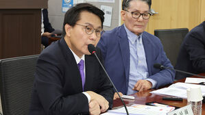 "국민의힘, 참패에도 공동묘지 평화"&hellip;윤상현 주최 '보수 혁신' 세미나