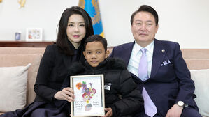 5개월 만에 잠행 깬 김 여사&hellip;정상외교 배우자 역할 고려한 듯