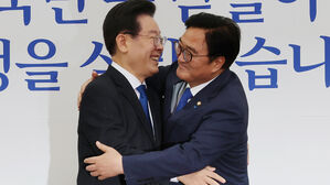 이재명 "중립 아니라 국정 횡포 막아야"&hellip;우원식 "저도 민주당"