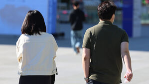 전국 구름 많다가 오후부터 맑아져&hellip;큰 일교차 유의