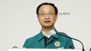 정부 "근무 전공의 1주 새 20명 늘어&hellip;용기 내 병원 돌아와달라"