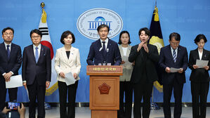 조국 "채 해병&middot;김 여사&middot;한동훈 3특검&hellip;윤, 거부권 역대 1위"