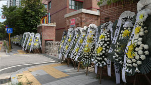 '호원초 교사 사망사건' 학부모 &middot; 학교 관계자 전부 '무혐의'