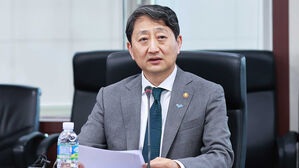 안덕근 산업장관 "동해 가스전 해외 투자, 전략적으로"