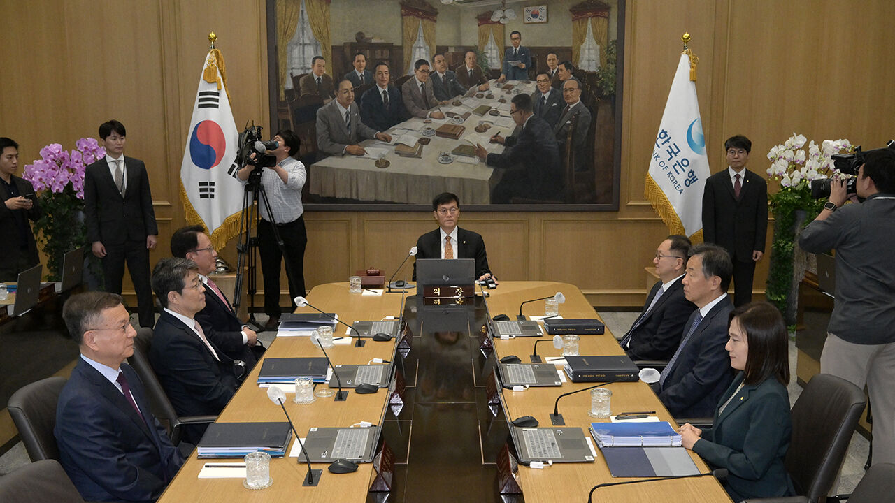 금융통화위원회 주재하는 이창용 한국은행 총재 (사진=사진공동취재단, 연합뉴스)