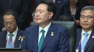 오늘부터 한일중 정상회의&hellip;"한반도 비핵화 공동목표"