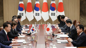 윤 대통령, 라인 사태에 "한일 관계와 별개" 기시다 "정부 간 긴밀 소통"