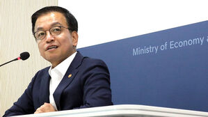 최상목, 야당 종부세 완화론에 "입장 말할 상황 아냐"