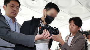 검찰, '경복궁 낙서' 사주한 30대에 징역 10년 구형