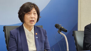 보훈장관 "민주유공자 가릴 기준 없어"&hellip;거부권 건의 재확인