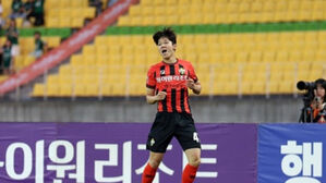 강원, '김두현 감독 데뷔' 전북 꺾고 3연승 질주