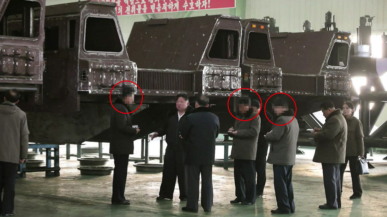 [한반도 포커스] 김정은 옆 모자이크맨…알고 보면 핵심?