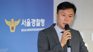 '경복궁 낙서' 일당 검찰로&hellip;"국보 숭례문도 노렸다"