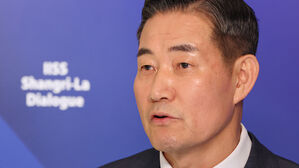 신원식 "오물풍선, 정상 국가는 상상 못할 치졸&middot;저급 행위"