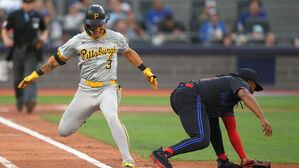 오른쪽 손목 삔 MLB 피츠버그 배지환, 최대 2주간 타격 훈련중단
