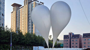 외신도 주목한 북한 오물 풍선&hellip;"맞보복으로 확대 우려"