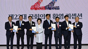 추경호 "1등 기업 최선"&hellip;박찬대 "경제계 어려움 풀 것"