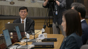 "한국은행 3분기 금리인하 어려워"&hellip;전망 늦추는 투자은행들