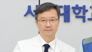 서울대병원장 "교수들, 집단 휴진 허가하지 않겠다"