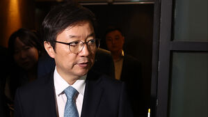 서울대병원장 "집단 휴진 불허"&hellip;비대위 "환자 떠나지 않아"