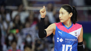 김연경, 눈물과 환호 속 국가대표 은퇴&hellip;"진심으로 감사"