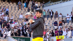 '신성' 알카라스, 프랑스오픈 우승&hellip;얼굴 감싸고 기쁨 만끽