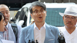 '김 여사 명품백' 최재영 목사, 명예훼손 &middot; 선거법 위반 혐의 입건