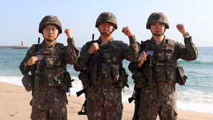 생명 구한 육군 제23경비여단 부대원들 (사진=육군 제23경비여단 제공, 연합뉴스)