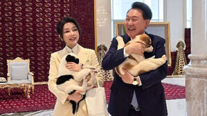 윤 대통령, 투르크서 선물받은 국견 2마리 관저에서 키우기로