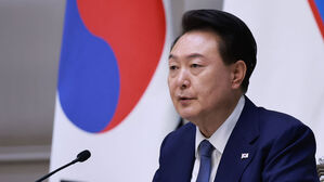 윤 대통령 "의료계 불법 진료거부 비상 대책에 만전 기하라"