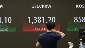 원&middot;달러 환율, 유로화 약세 진정에 상승폭 반납&hellip;1,381.2원 마감