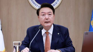 윤 대통령 "환자 저버린 불법행위 엄정 대처 불가피"
