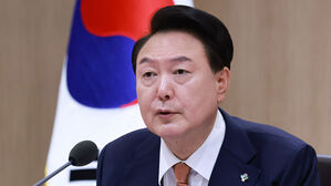 윤 대통령 '서울시청 차량 돌진 사고' "피해자 구조 치료에 총력"