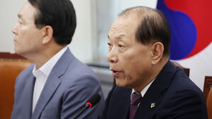 황우여 "노인 1천만 명 넘게 돼&hellip;80∼90대 비례대표 고려돼야"