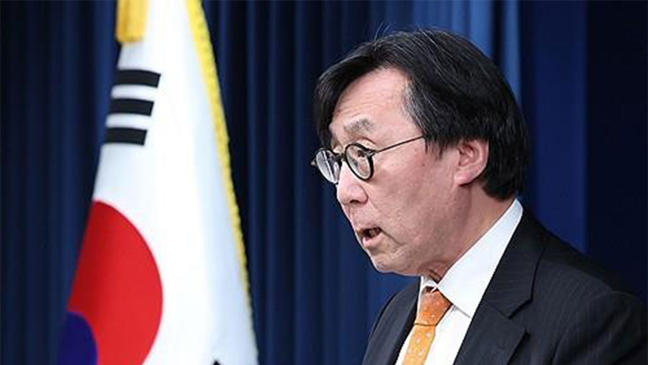 장호진 국가안보실장이 북한과 러시아의 '포괄적인 전략적 동반자 관계에 관한 조약' 체결 관련 정부 성명을 발표하고 있다. 